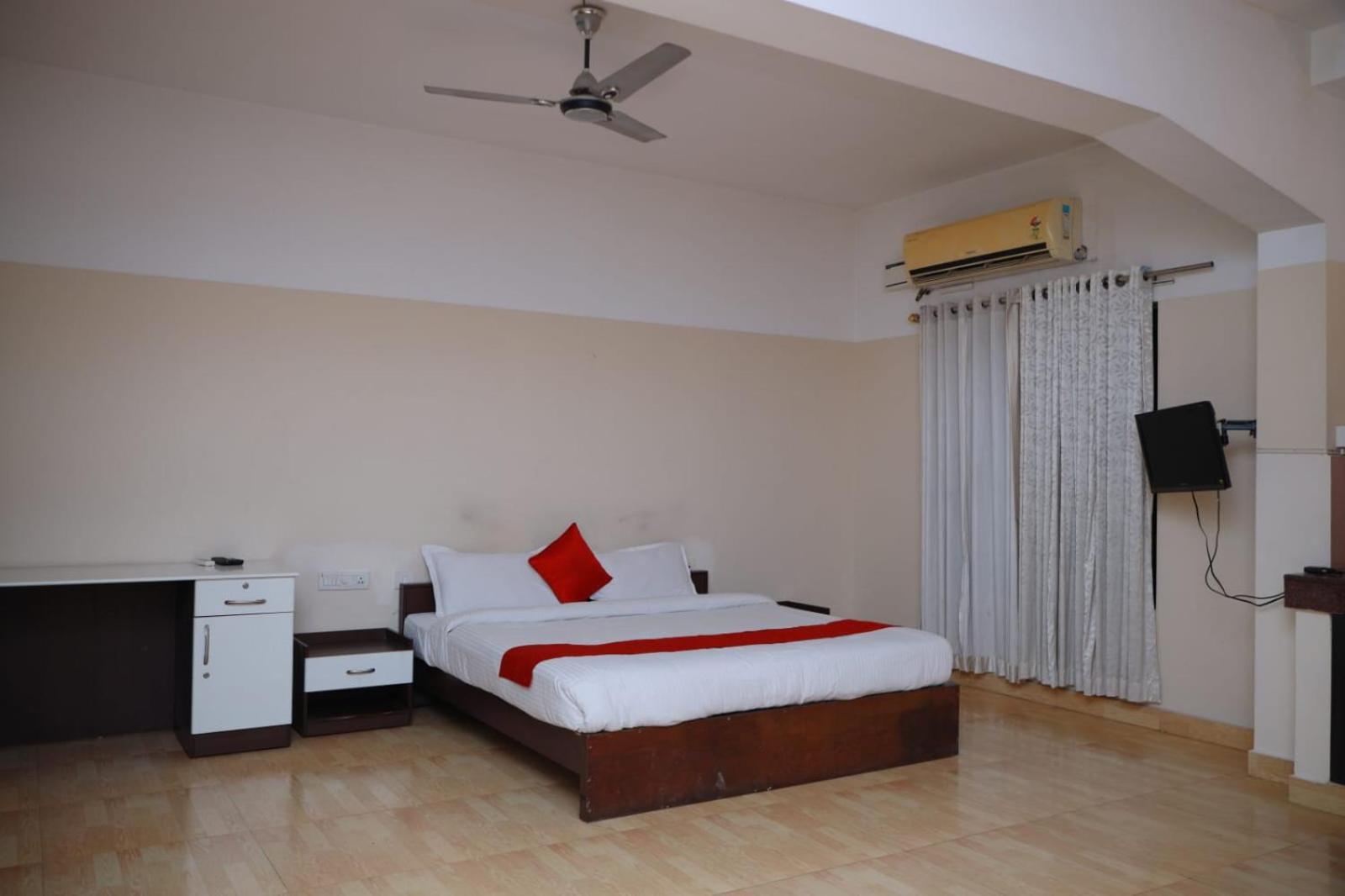 Hotel Tayas Trippapur Dış mekan fotoğraf